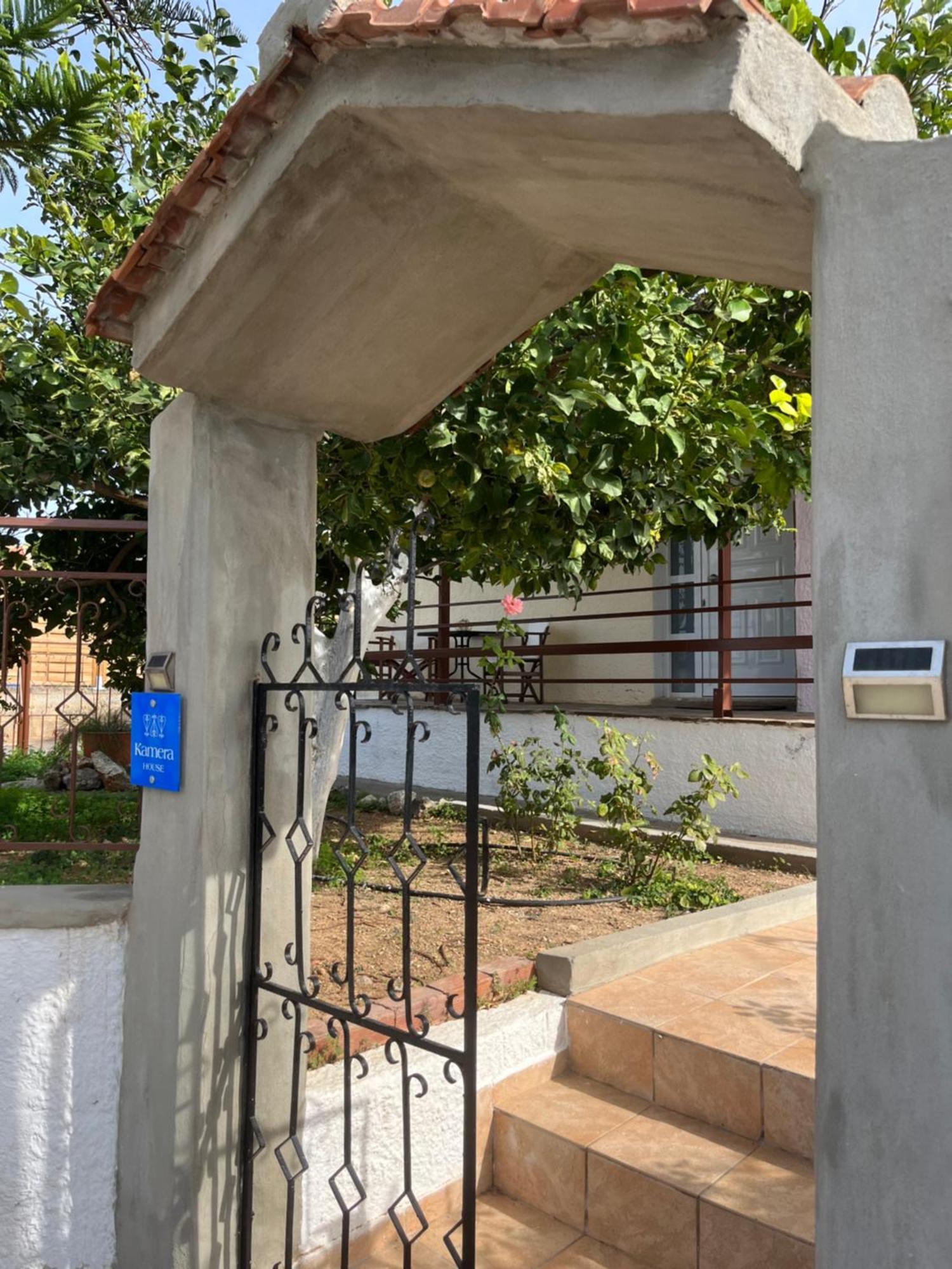 Kamera House Khordhakion Екстер'єр фото